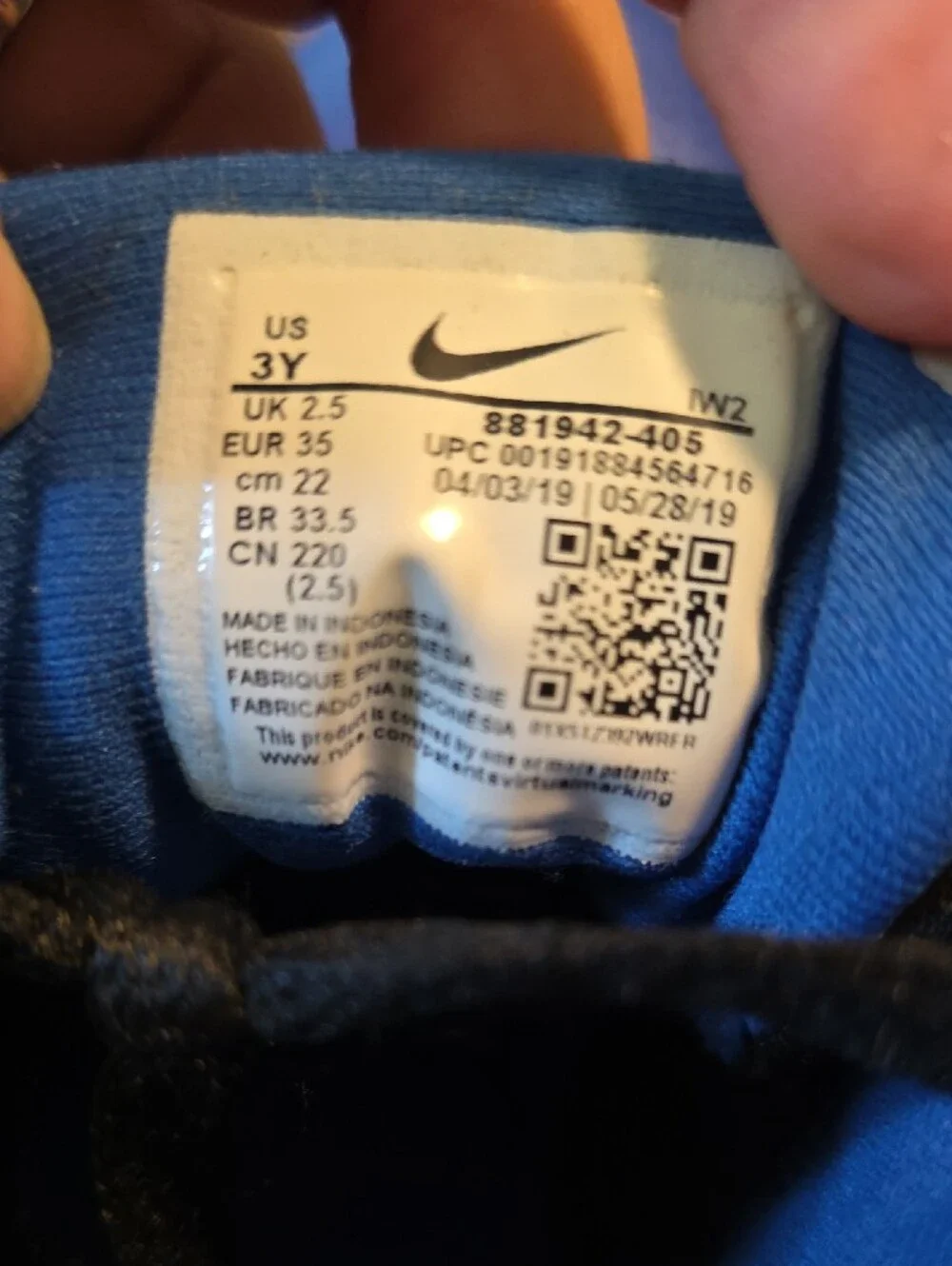 Nike Kids Blue 'Team Hustle' Strap Sneakers